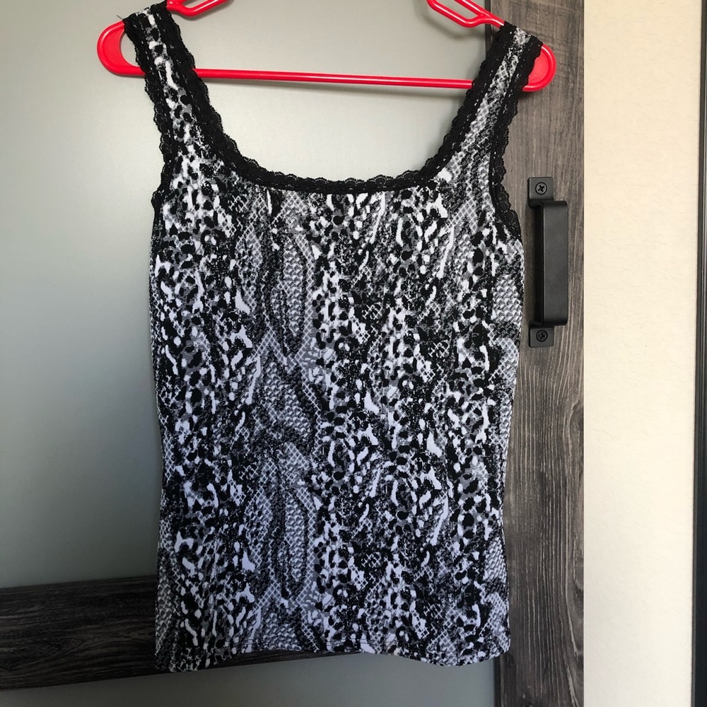 White House black Market